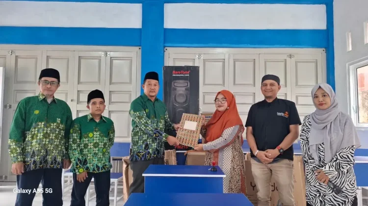 Serah Terima Meubelair Perkuat Mutu Pendidikan Muhammadiyah